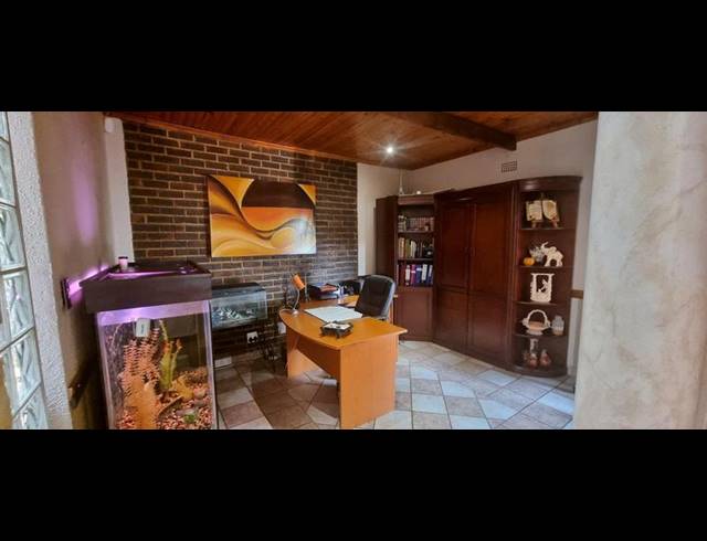 4 BEDROOM HOUSE FOR SALE IN GLENVISTA